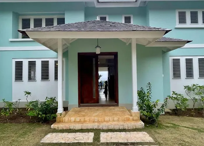 Villa Hospitality Expert Greens 4br Pool