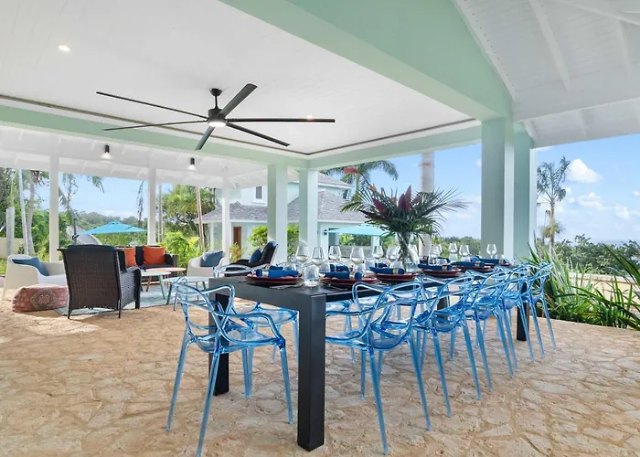 Villa Hospitality Expert Greens 4br Pool