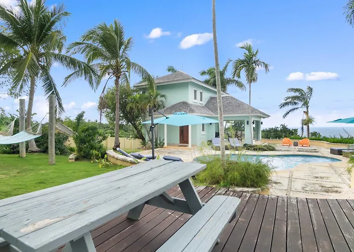 Villa Hospitality Expert Greens 4br Pool