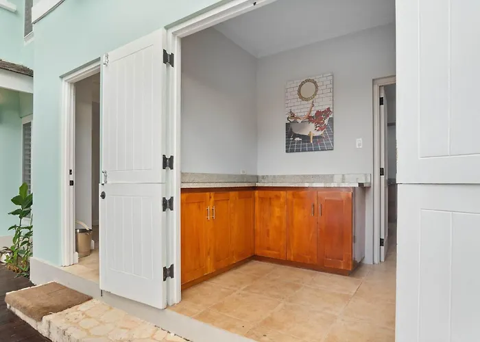 Villa Hospitality Expert Greens 4br Pool *