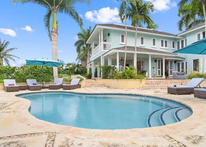 Villa Hospitality Expert Greens 4br Pool